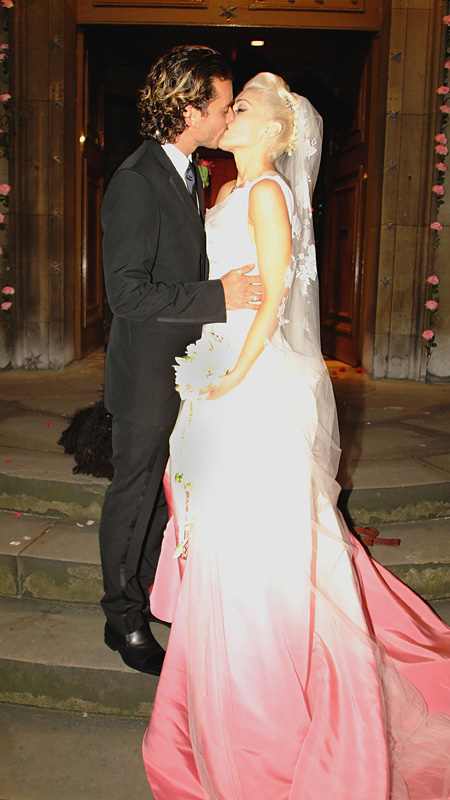 082114-celebrity-wedding-dresses-21-567