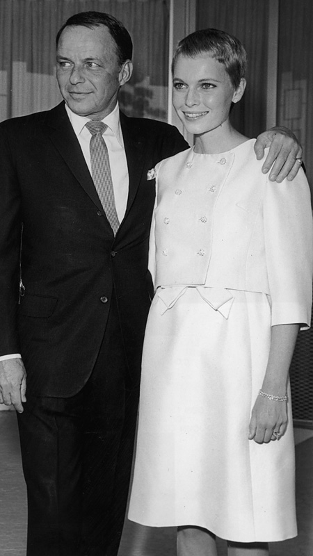 082114-celebrity-wedding-dresses-30-567