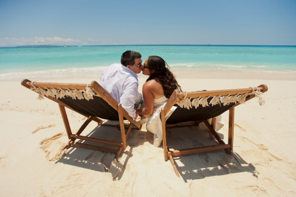 Gift ideas for couples marrying in a destination wedding