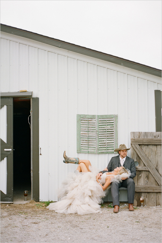 A chic cowboy/country wedding. Image: Jacquelyn Poussot