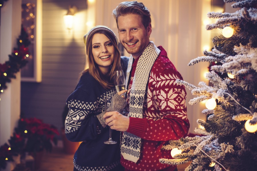 Easy-Weddings-Christmas-engagements 10