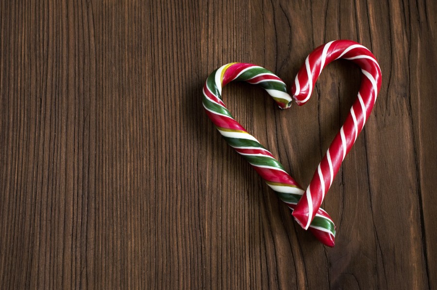 Easy-Weddings-Christmas-engagements 2