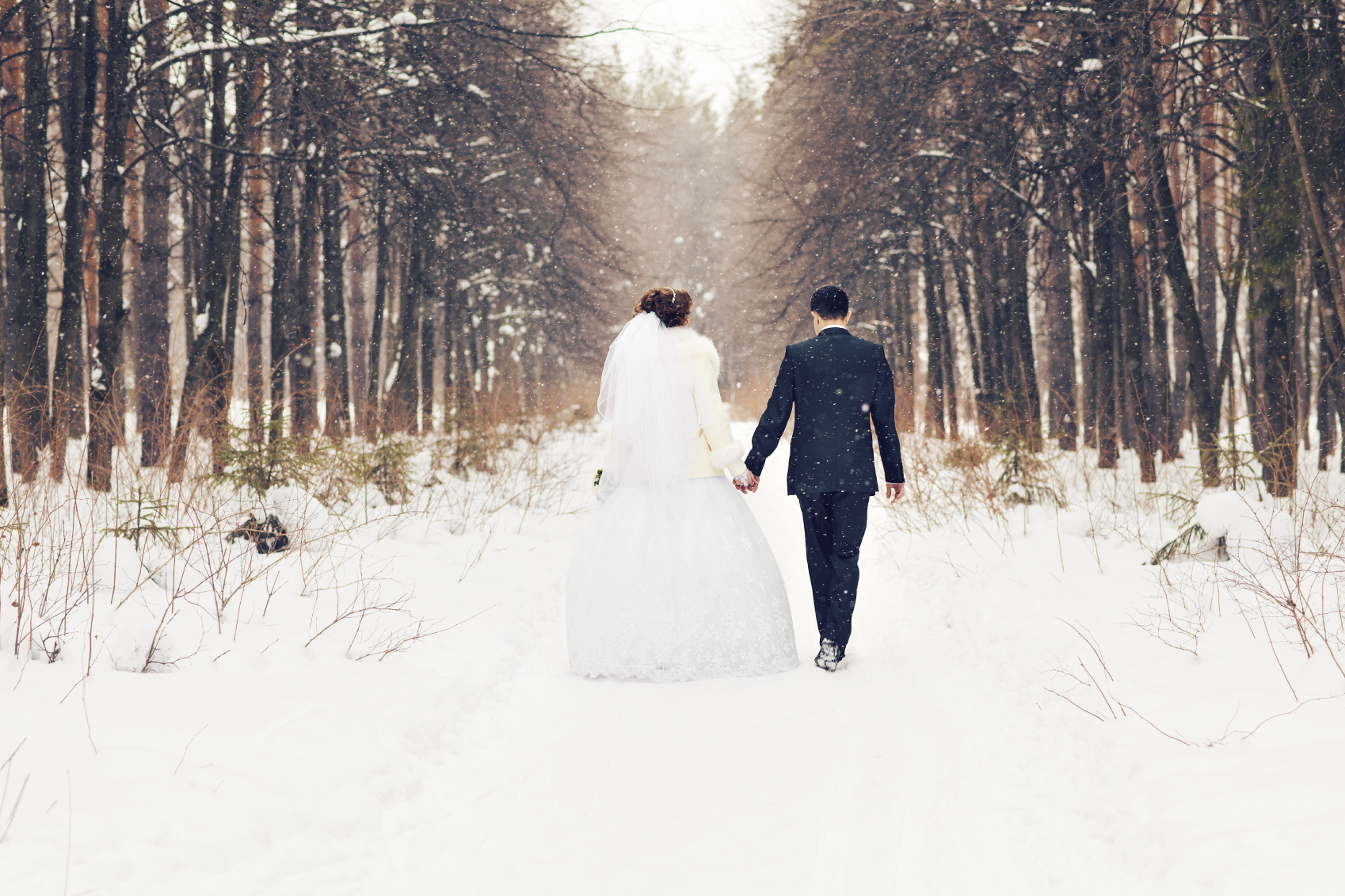 Easy Weddings a winter wedding