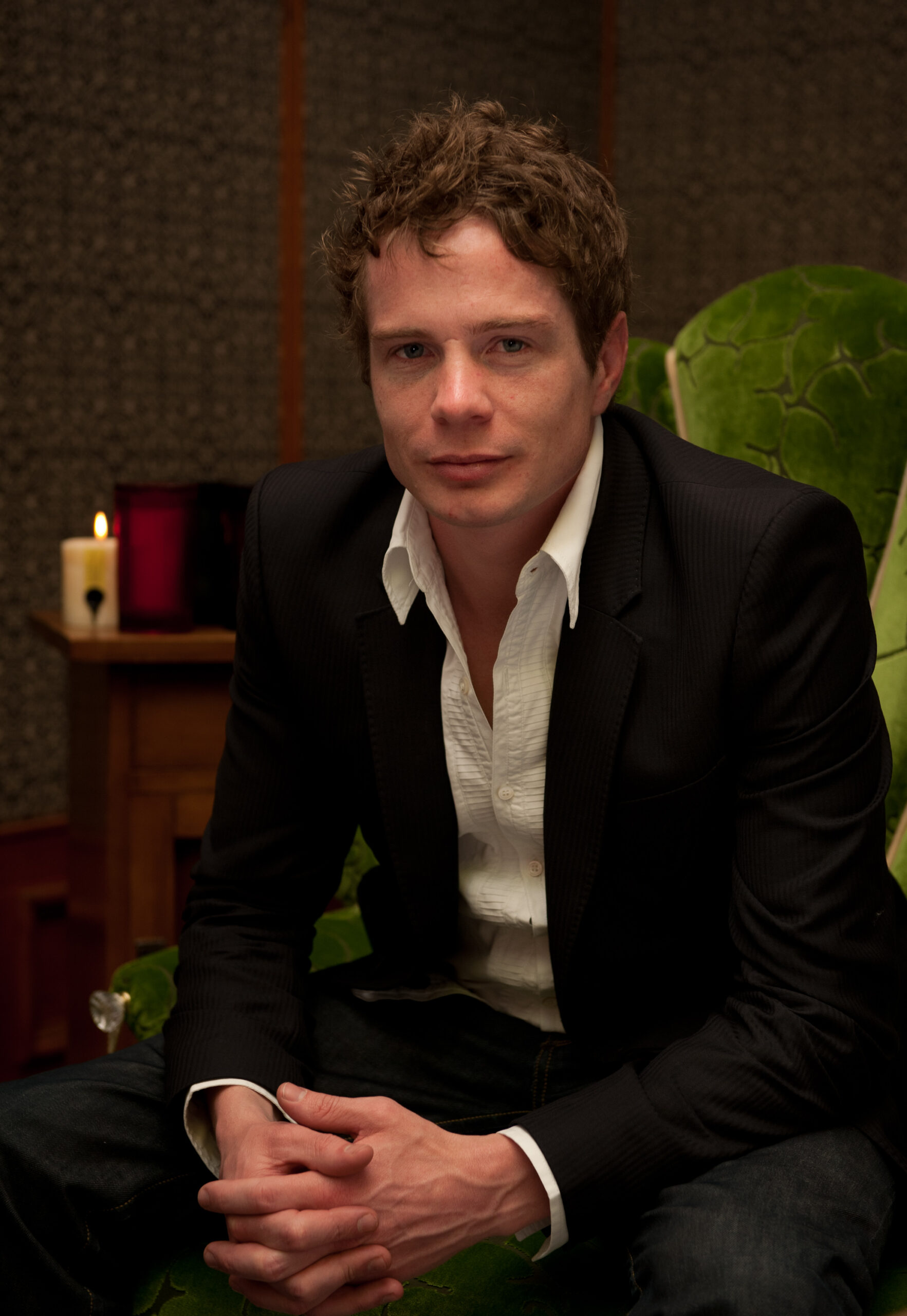 New Zealand born perfumer Isaac Sinclair is the 'Nose' of Ecoya New Zealand born perfumer Isaac Sinclair is the 'Nose' of Ecoya