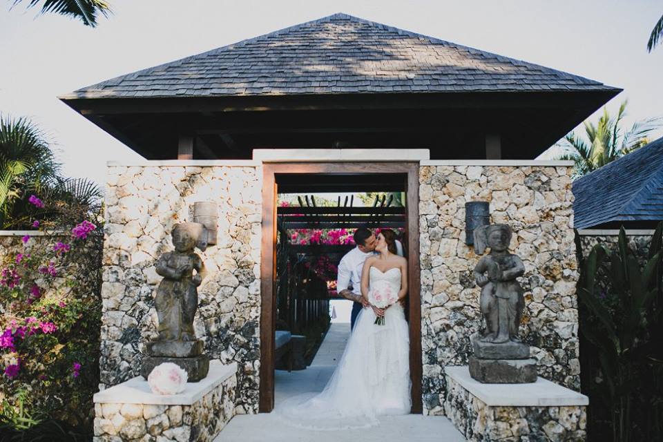 FAQ destination wedding