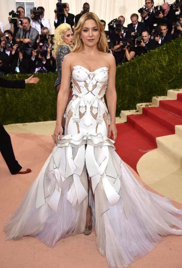 Kate Hudson in Versace Met Gala 2016