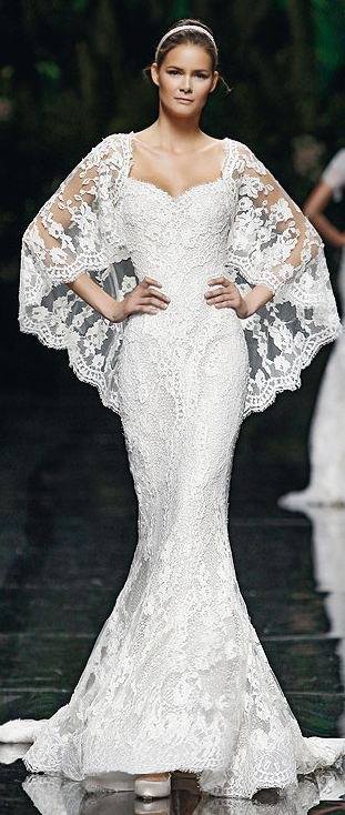 Manuel Mota wedding gown