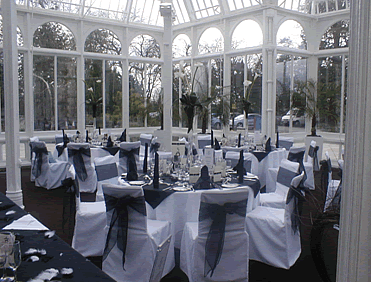 A monochrome wedding theme