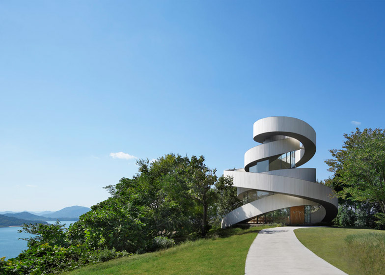 Ribbon Chapel in Japan (1)