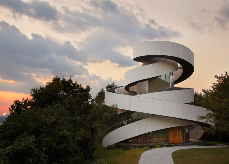 Ribbon Chapel in Japan (8)