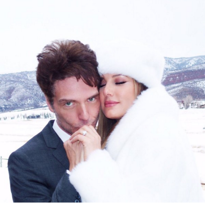 Daisy and Richard in their ceremony attire. Image: Richard Marx via Twitter 