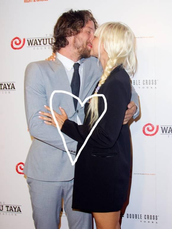 Sia married fiance Erik Anders Lang in California. Image: Perez Hilton via Twitter.