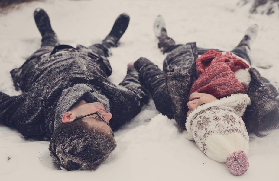 christmas engagement photo shoot