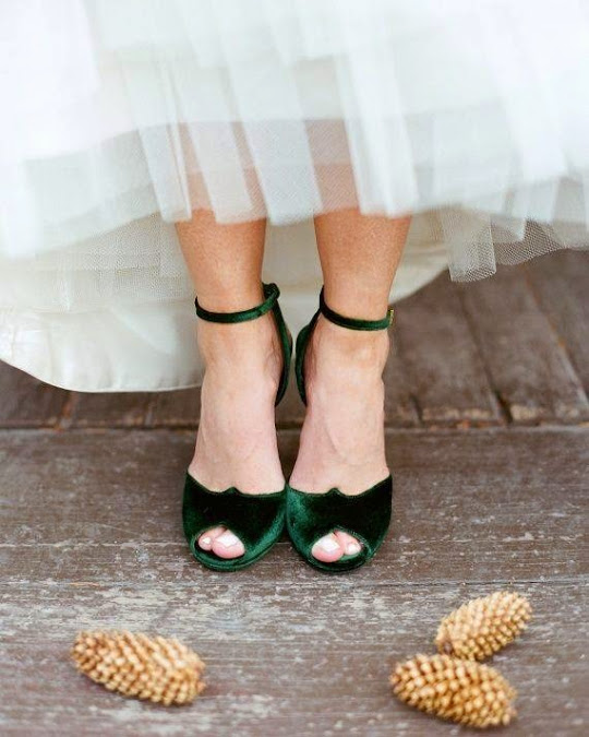 Deep green velvet shoes