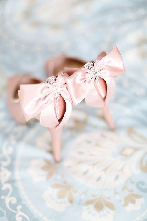 gorgeous wedding shoes in apricot colour