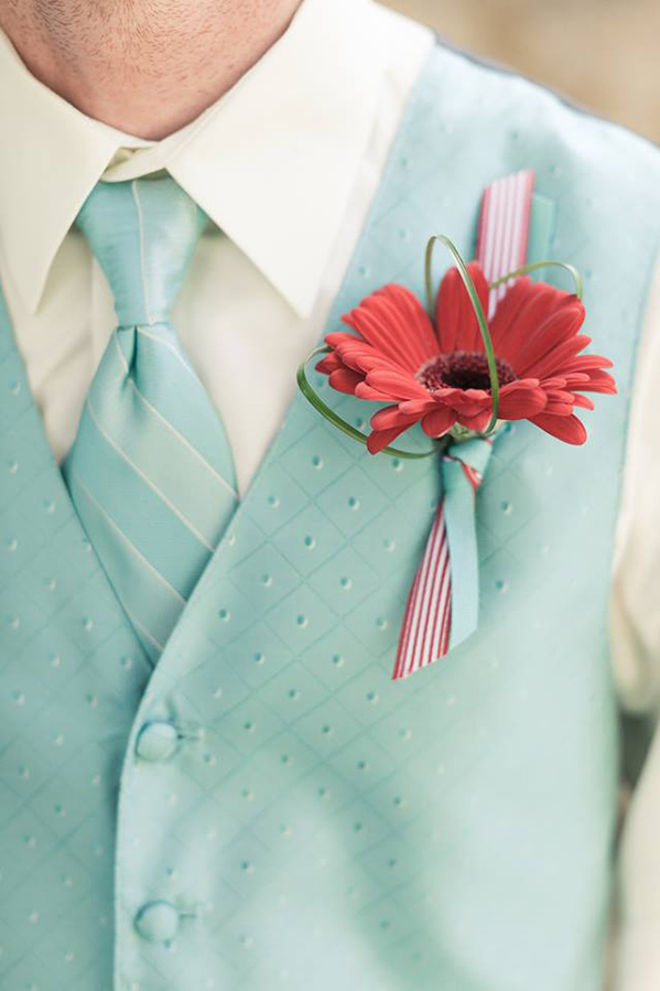 groom in summer colors suit