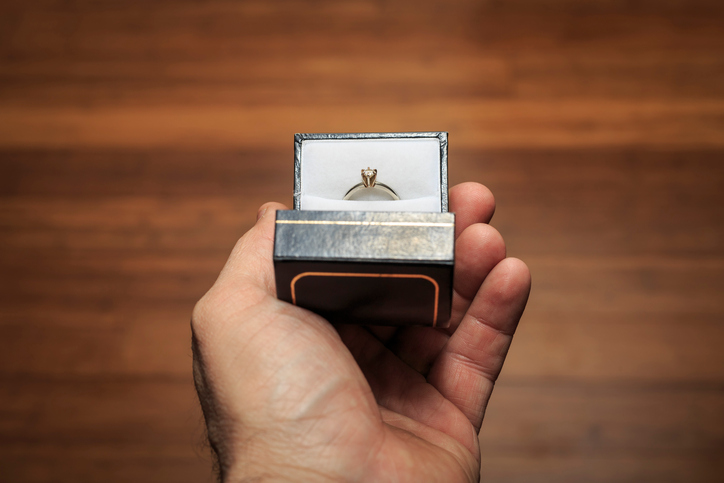 Woman complains about "small" £1.3k ring