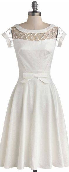 retro-look ivory wedding gown