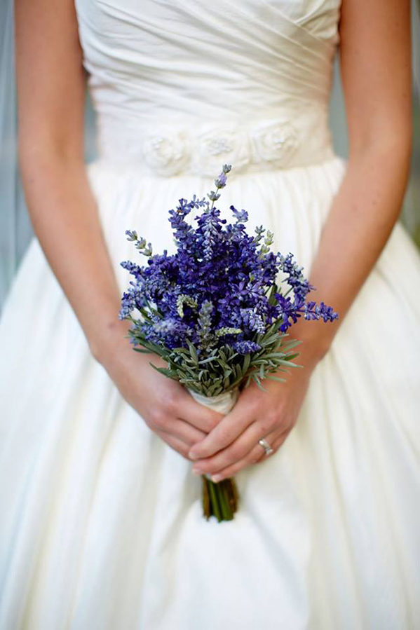 simple-lavender-wedding-bouquet
