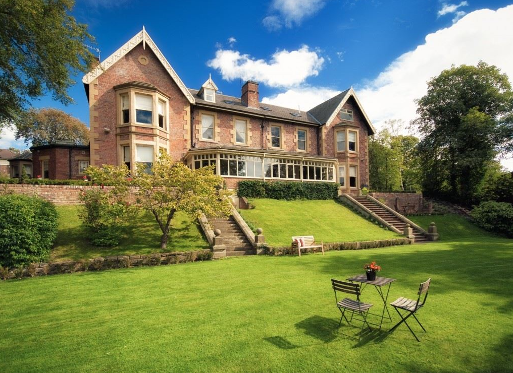 Eslington Villa Hotel